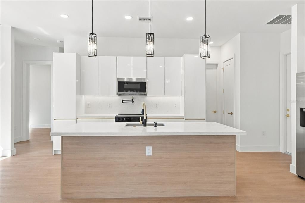 For Sale: $469,000 (3 beds, 2 baths, 1741 Square Feet)