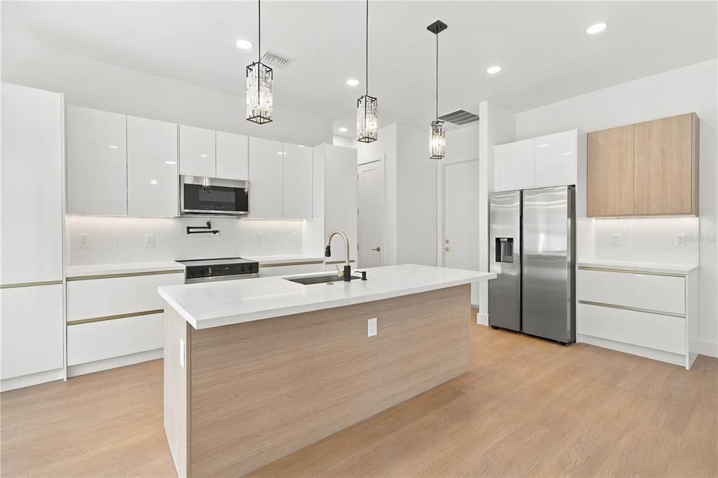 For Sale: $469,000 (3 beds, 2 baths, 1741 Square Feet)