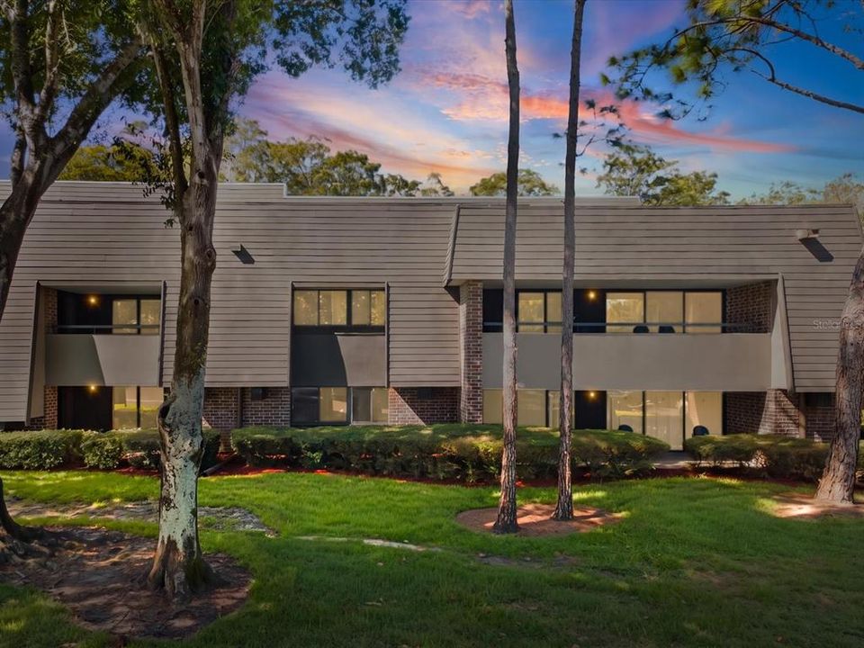 For Sale: $189,950 (1 beds, 1 baths, 825 Square Feet)