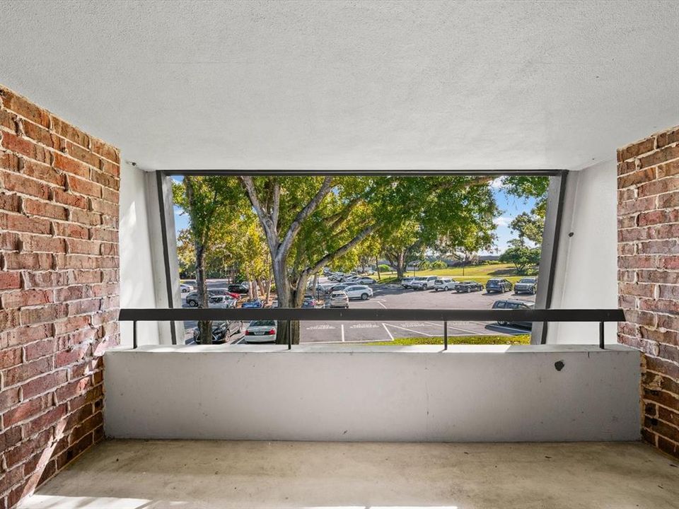 For Sale: $189,950 (1 beds, 1 baths, 825 Square Feet)