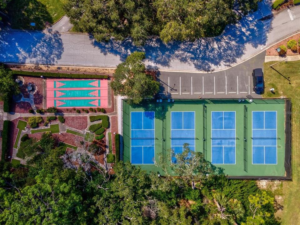 For Sale: $189,950 (1 beds, 1 baths, 825 Square Feet)
