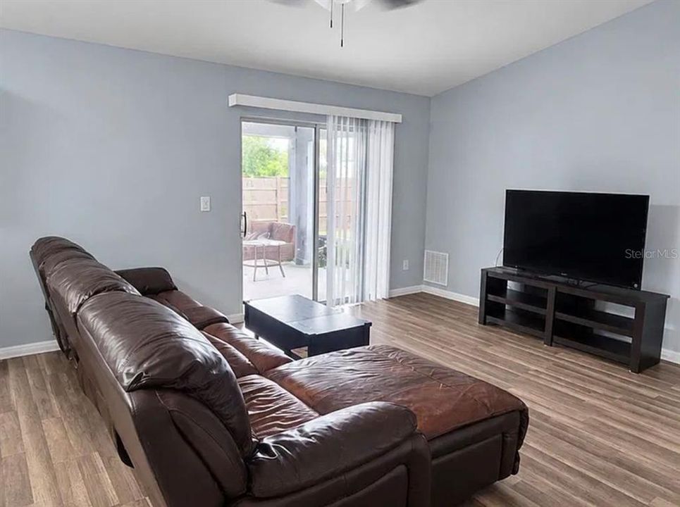 For Sale: $369,900 (4 beds, 2 baths, 1800 Square Feet)