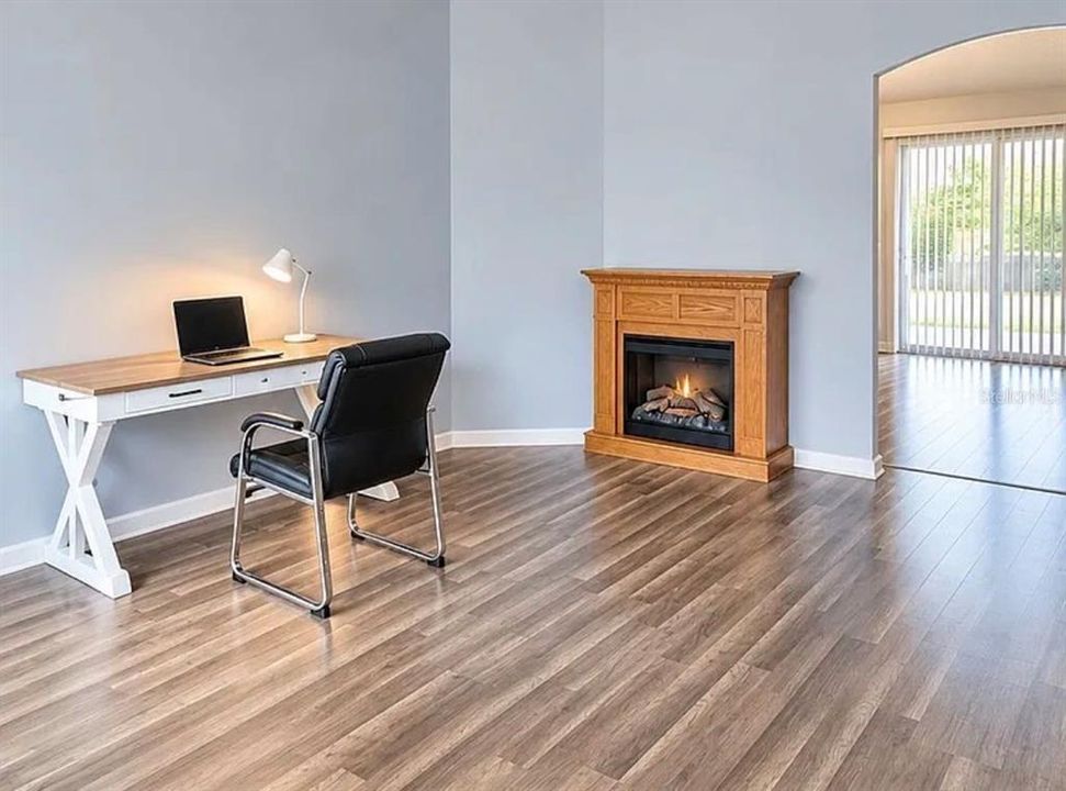 For Sale: $369,900 (4 beds, 2 baths, 1800 Square Feet)
