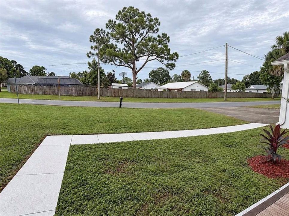 For Sale: $369,900 (4 beds, 2 baths, 1800 Square Feet)