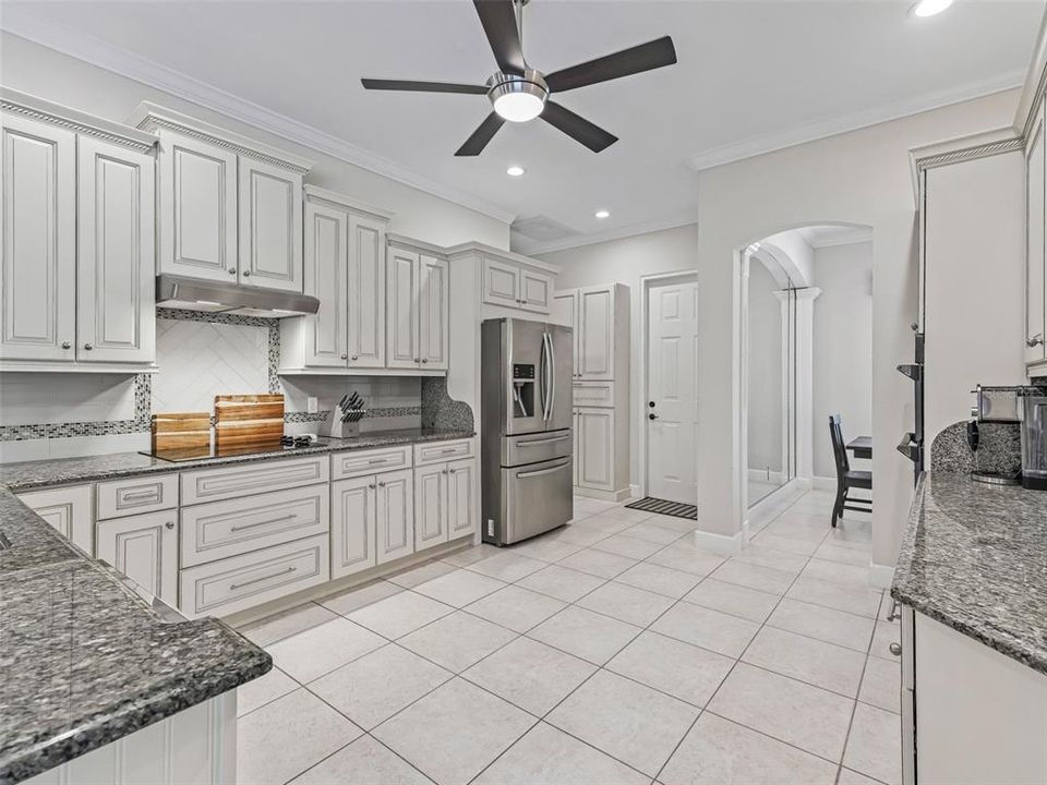 En Venta: $1,299,000 (3 camas, 2 baños, 2552 Pies cuadrados)