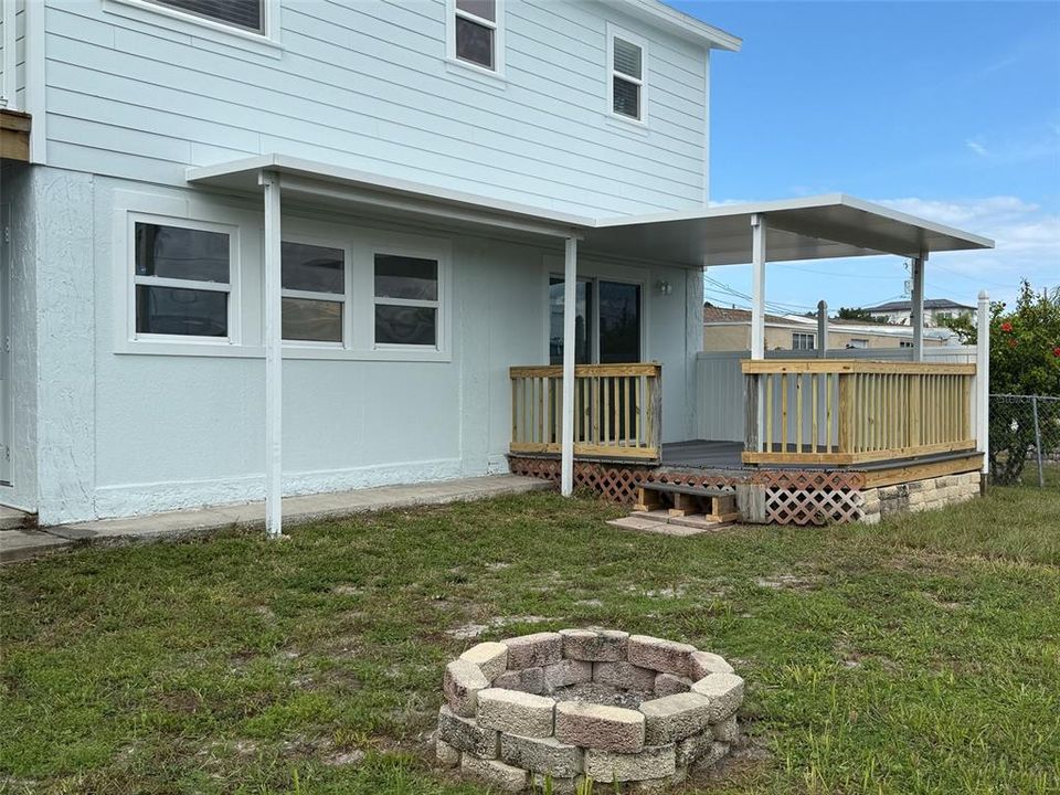 For Sale: $338,900 (2 beds, 2 baths, 728 Square Feet)