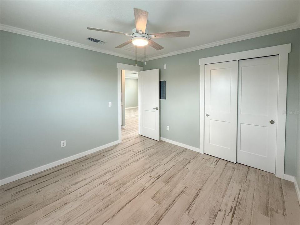 For Sale: $338,900 (2 beds, 2 baths, 728 Square Feet)