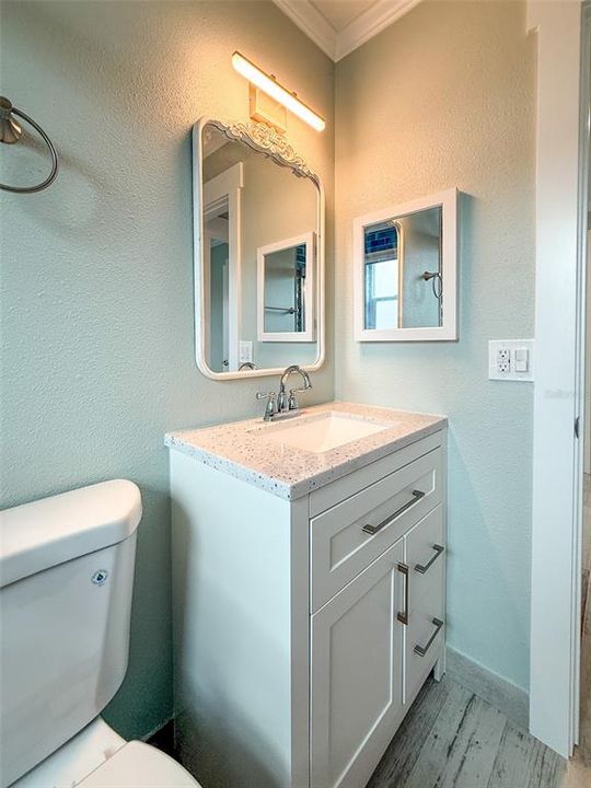 For Sale: $338,900 (2 beds, 2 baths, 728 Square Feet)