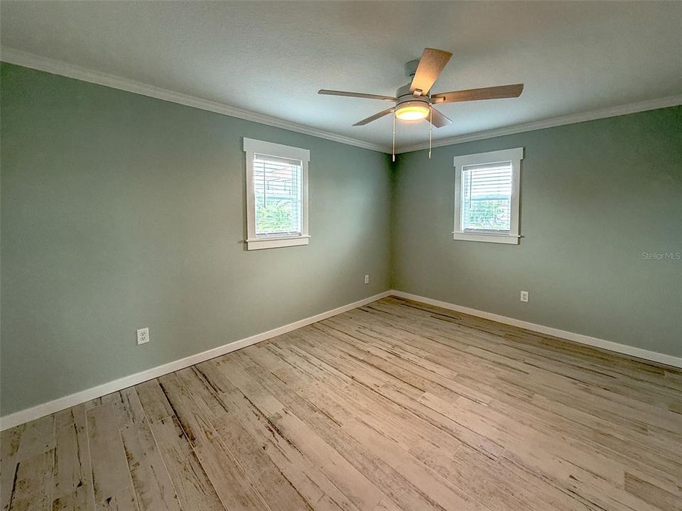 For Sale: $338,900 (2 beds, 2 baths, 728 Square Feet)