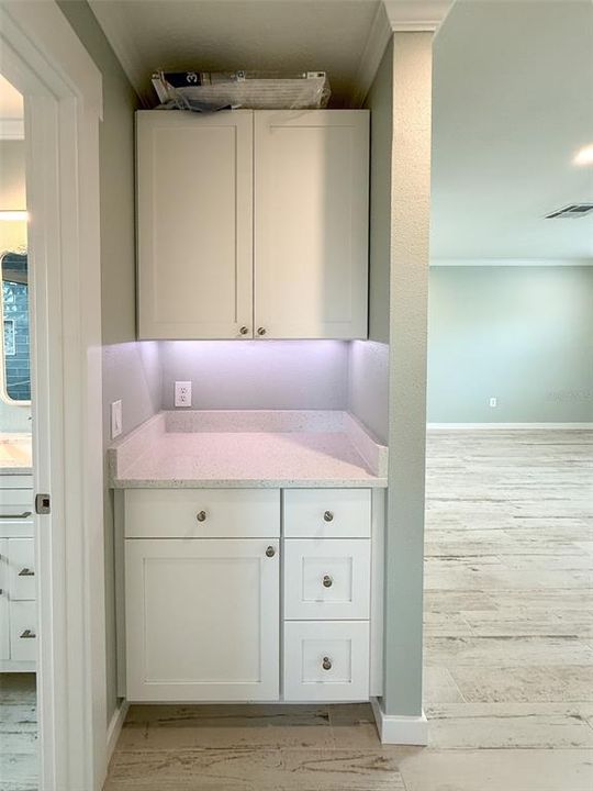 For Sale: $338,900 (2 beds, 2 baths, 728 Square Feet)