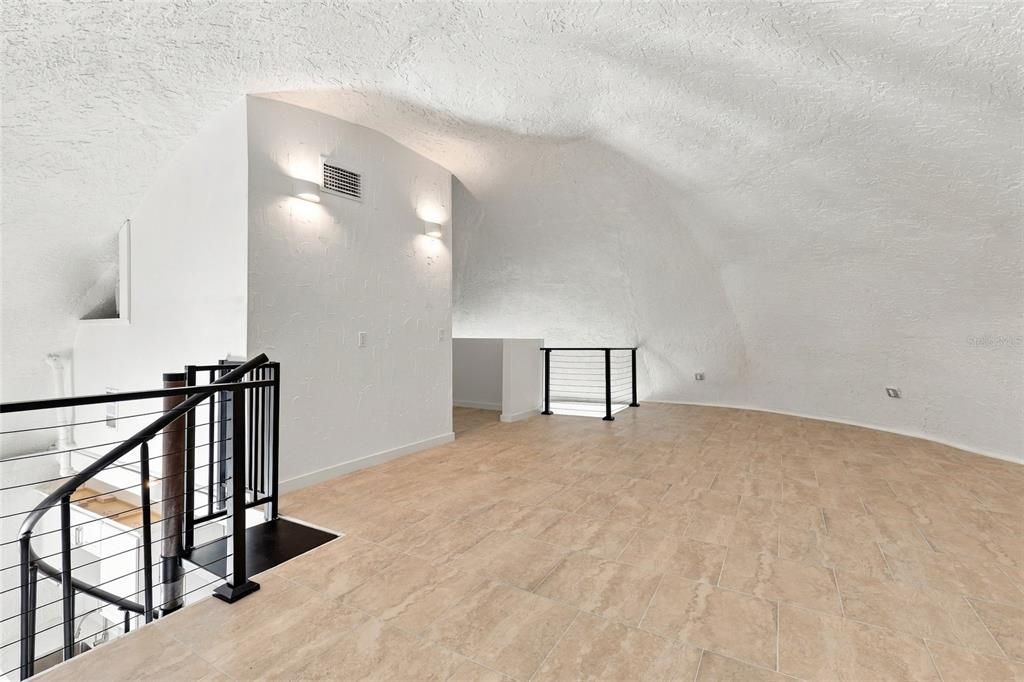 For Sale: $269,000 (3 beds, 1 baths, 1031 Square Feet)