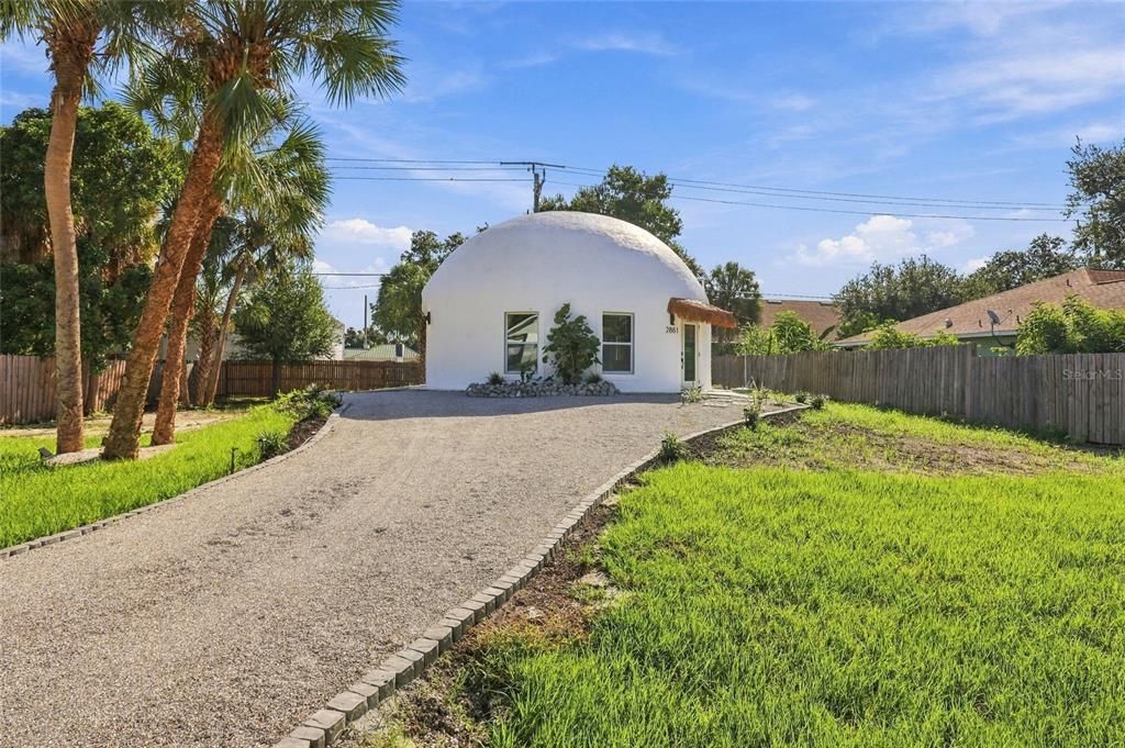 For Sale: $269,000 (3 beds, 1 baths, 1031 Square Feet)