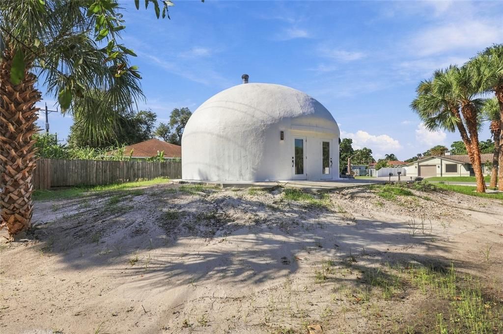 For Sale: $269,000 (3 beds, 1 baths, 1031 Square Feet)