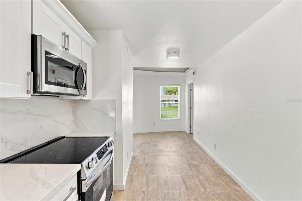 For Sale: $269,000 (3 beds, 1 baths, 1031 Square Feet)
