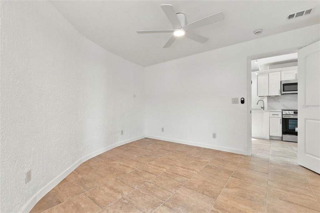 For Sale: $269,000 (3 beds, 1 baths, 1031 Square Feet)