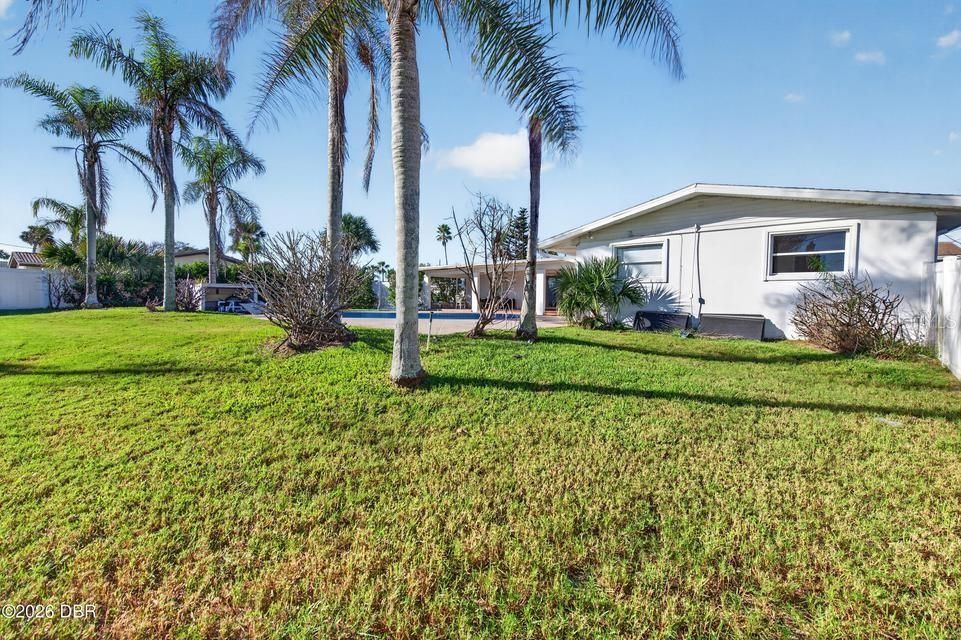 For Sale: $625,000 (4 beds, 2 baths, 2492 Square Feet)