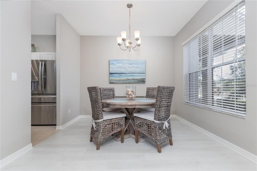For Sale: $349,900 (2 beds, 2 baths, 1824 Square Feet)