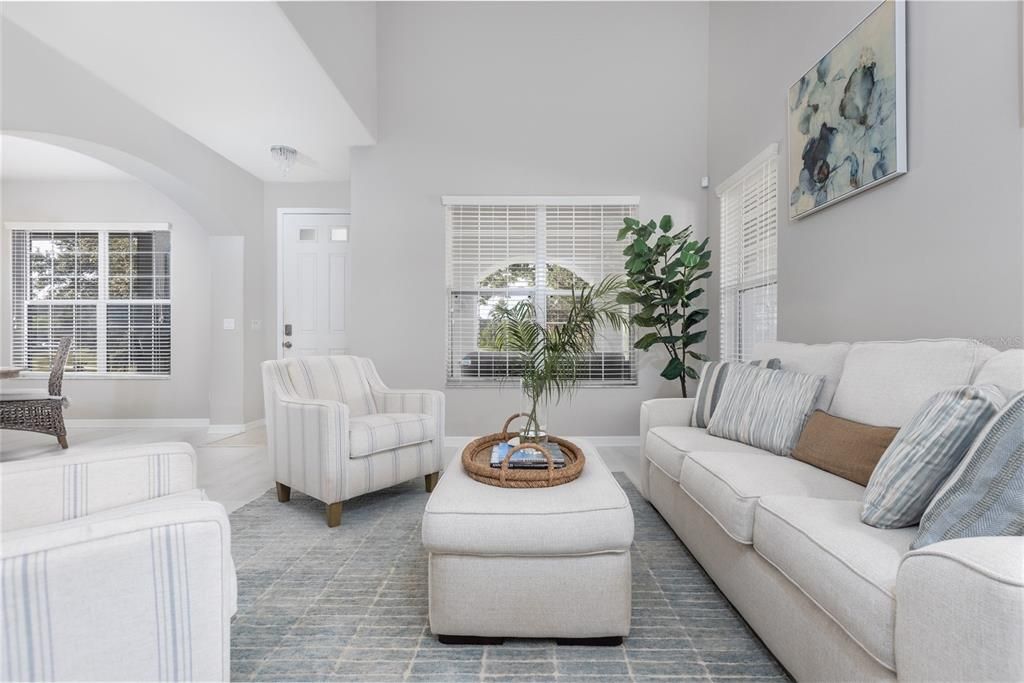 For Sale: $349,900 (2 beds, 2 baths, 1824 Square Feet)