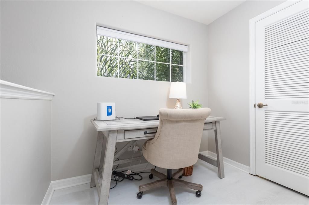 For Sale: $349,900 (2 beds, 2 baths, 1824 Square Feet)