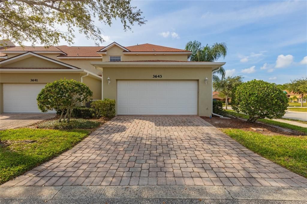 For Sale: $349,900 (2 beds, 2 baths, 1824 Square Feet)
