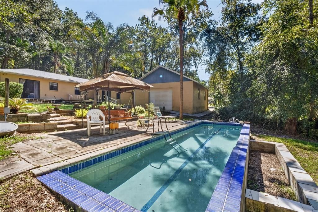 For Sale: $489,900 (3 beds, 3 baths, 2200 Square Feet)