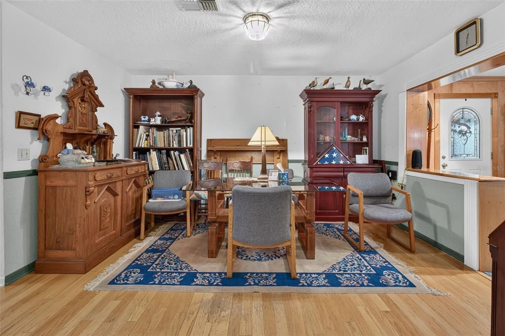 For Sale: $489,900 (3 beds, 3 baths, 2200 Square Feet)