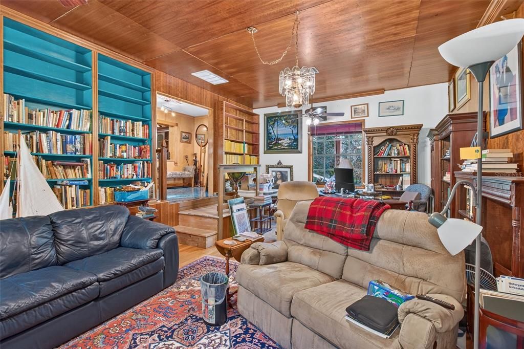 For Sale: $489,900 (3 beds, 3 baths, 2200 Square Feet)