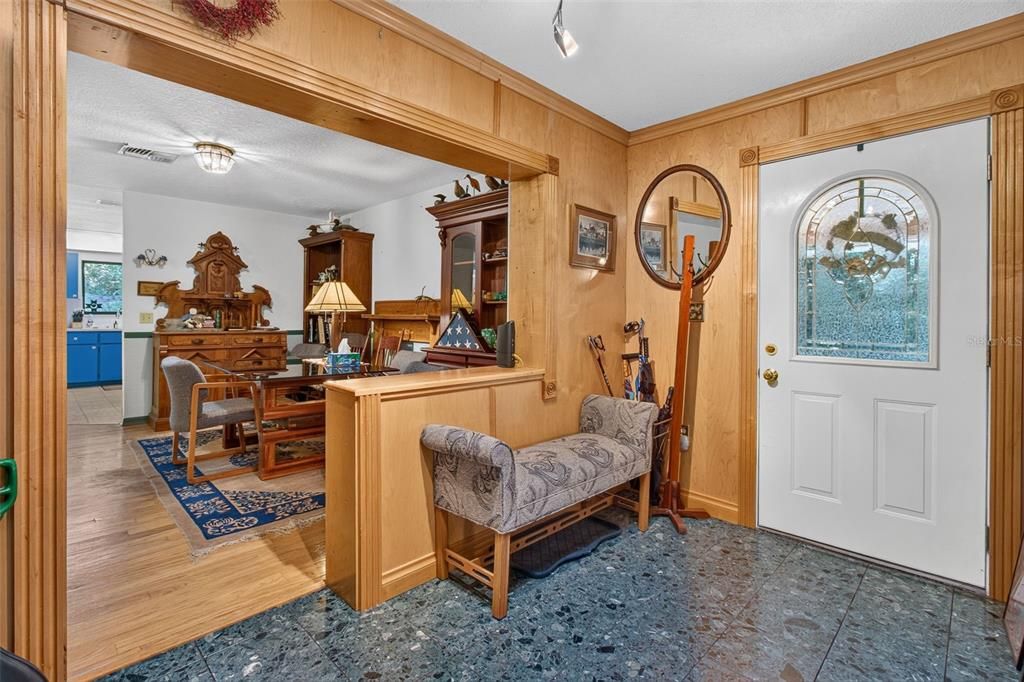 For Sale: $489,900 (3 beds, 3 baths, 2200 Square Feet)