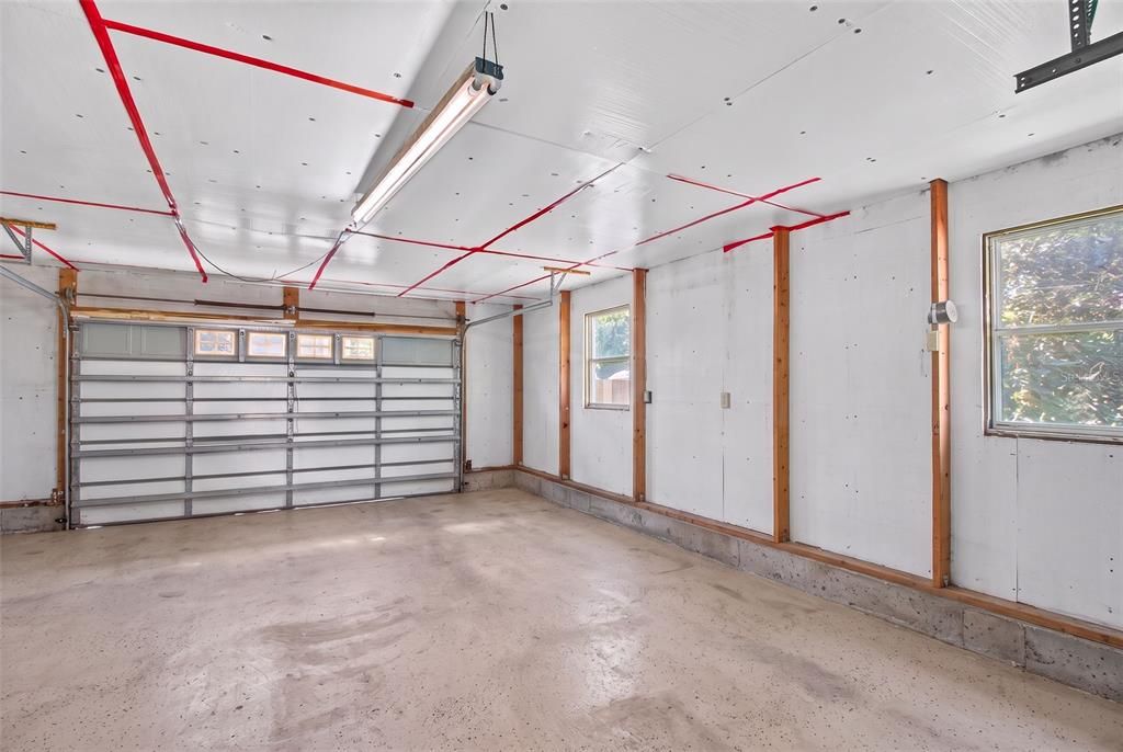 For Sale: $489,900 (3 beds, 3 baths, 2200 Square Feet)
