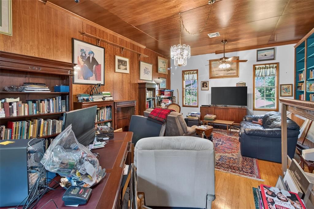 For Sale: $489,900 (3 beds, 3 baths, 2200 Square Feet)