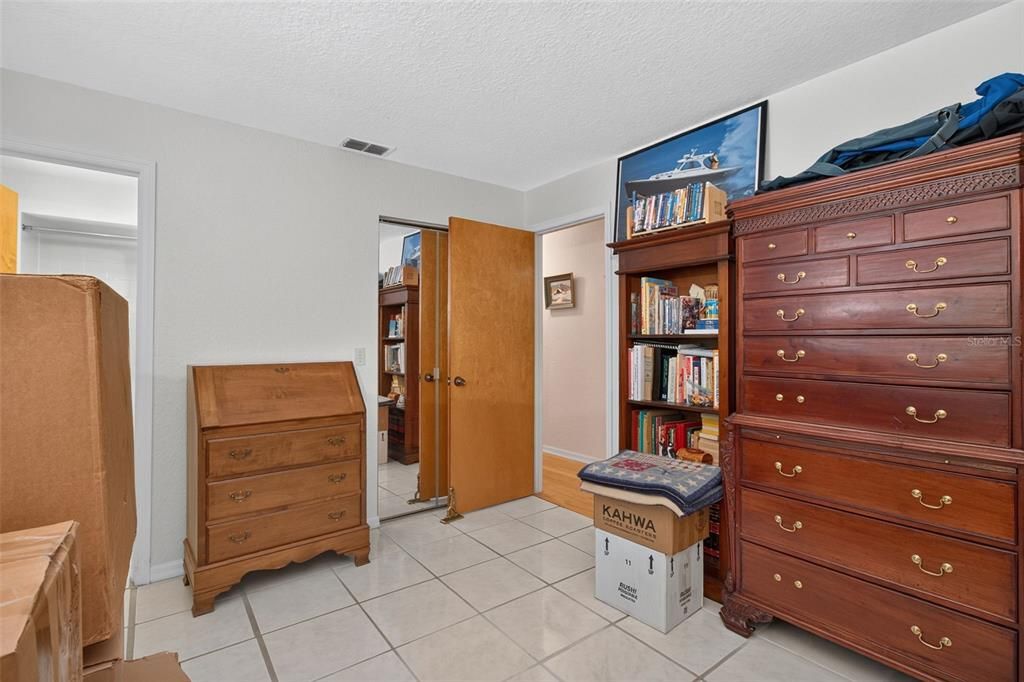 For Sale: $489,900 (3 beds, 3 baths, 2200 Square Feet)