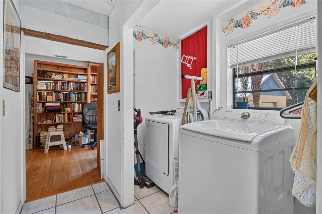 For Sale: $489,900 (3 beds, 3 baths, 2200 Square Feet)