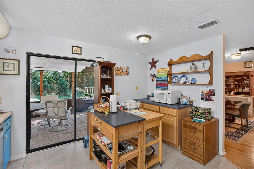 For Sale: $489,900 (3 beds, 3 baths, 2200 Square Feet)