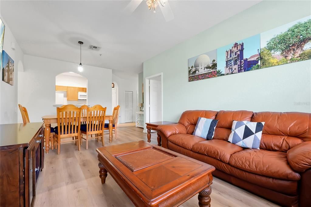 For Sale: $221,500 (3 beds, 2 baths, 1402 Square Feet)