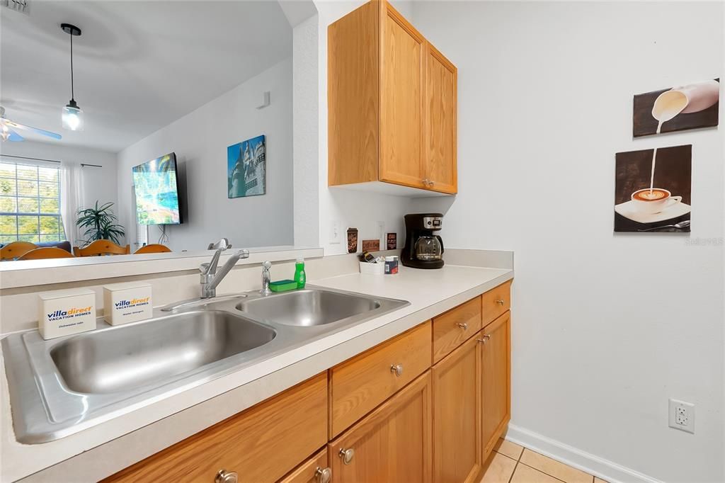 For Sale: $221,500 (3 beds, 2 baths, 1402 Square Feet)