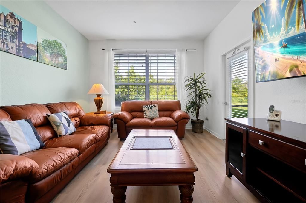 For Sale: $221,500 (3 beds, 2 baths, 1402 Square Feet)