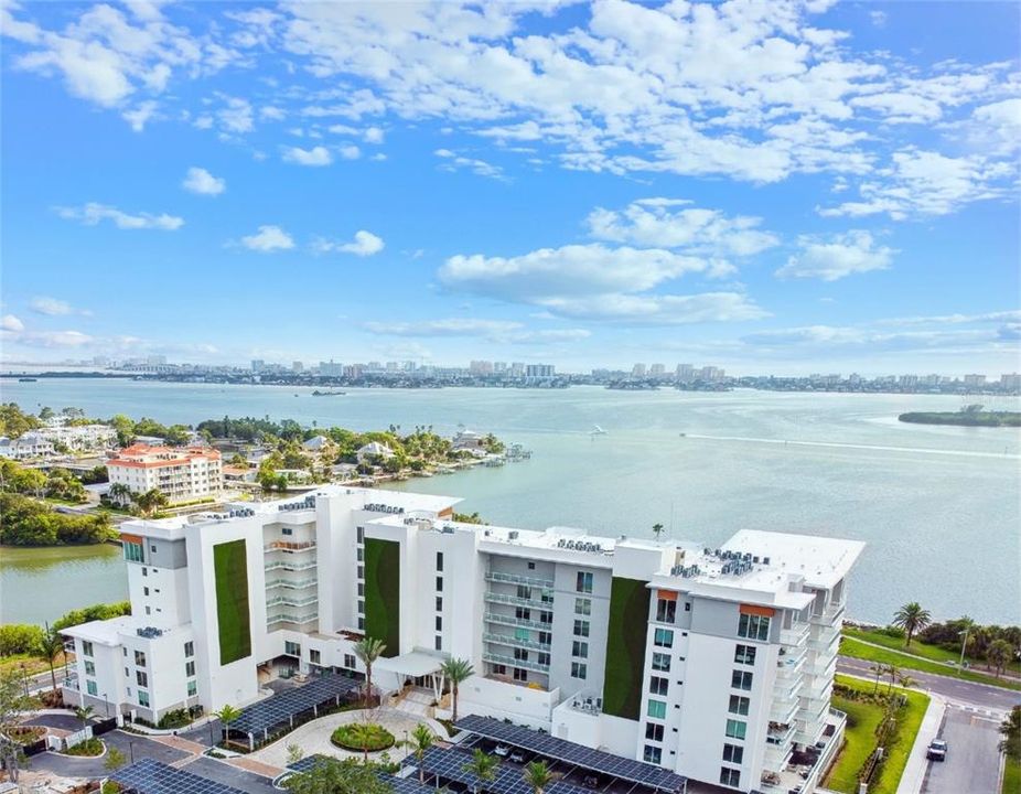 For Sale: $1,375,000 (2 beds, 2 baths, 1420 Square Feet)