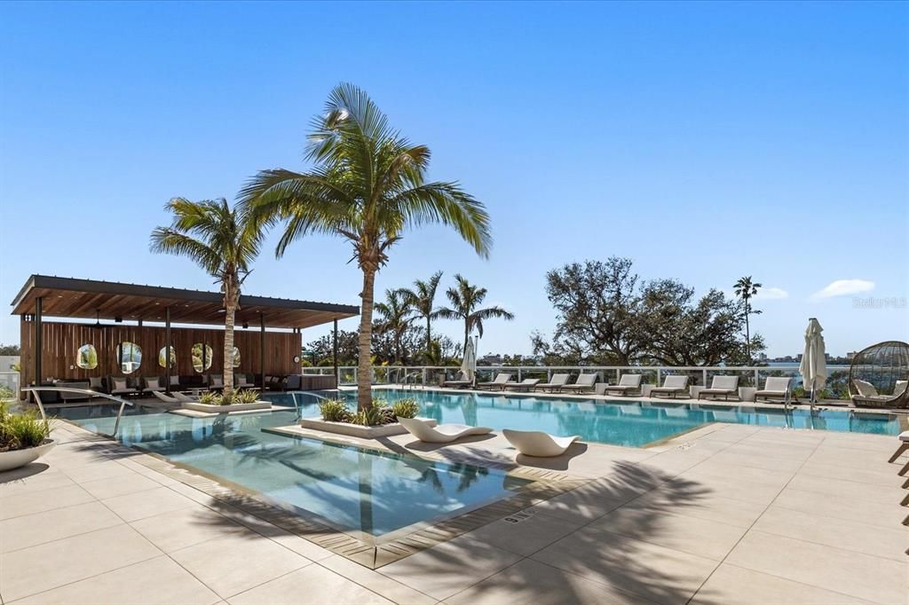 For Sale: $1,375,000 (2 beds, 2 baths, 1420 Square Feet)