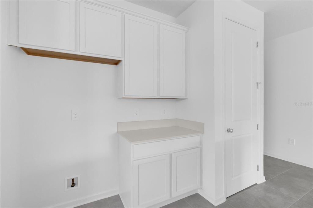 For Rent: $1,300 (1 beds, 1 baths, 650 Square Feet)