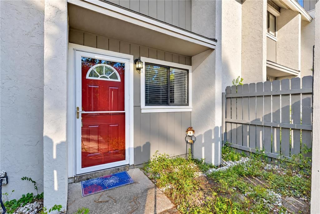 For Sale: $165,000 (2 beds, 1 baths, 938 Square Feet)