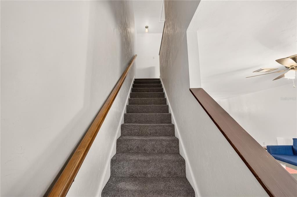 For Sale: $165,000 (2 beds, 1 baths, 938 Square Feet)