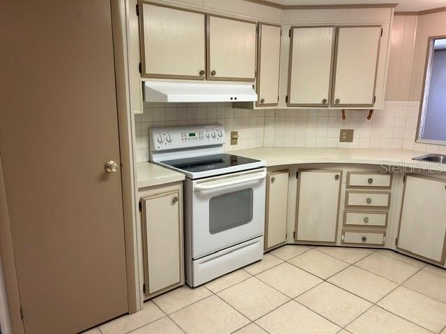 For Sale: $129,900 (2 beds, 2 baths, 1302 Square Feet)