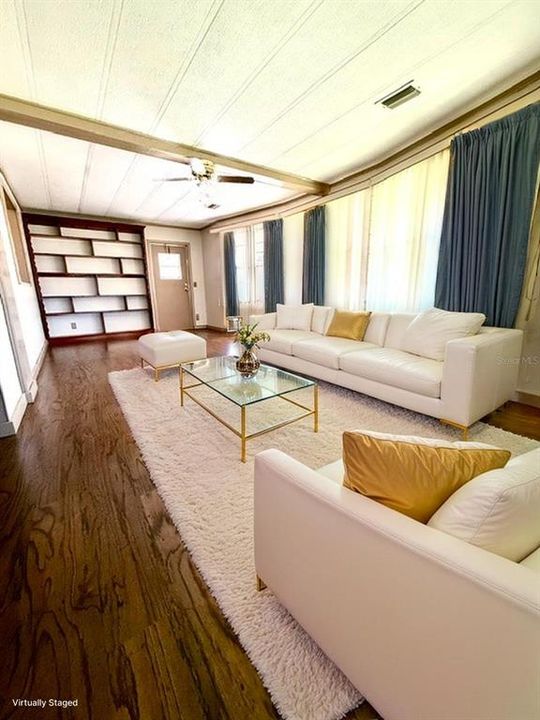 For Sale: $129,900 (2 beds, 2 baths, 1302 Square Feet)