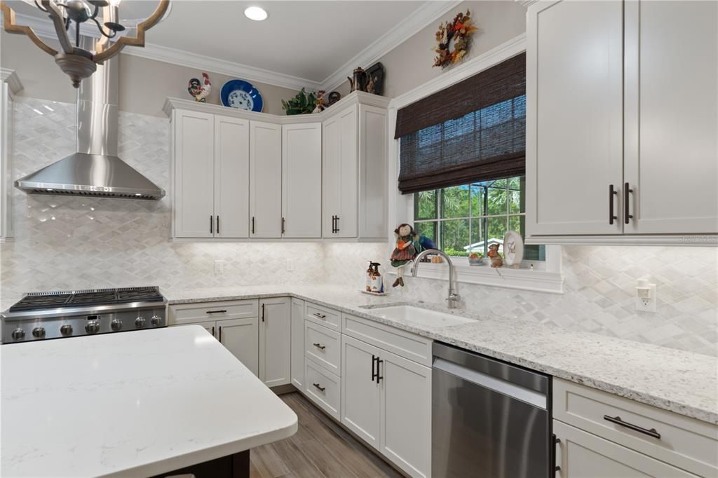 For Sale: $789,000 (3 beds, 2 baths, 2534 Square Feet)