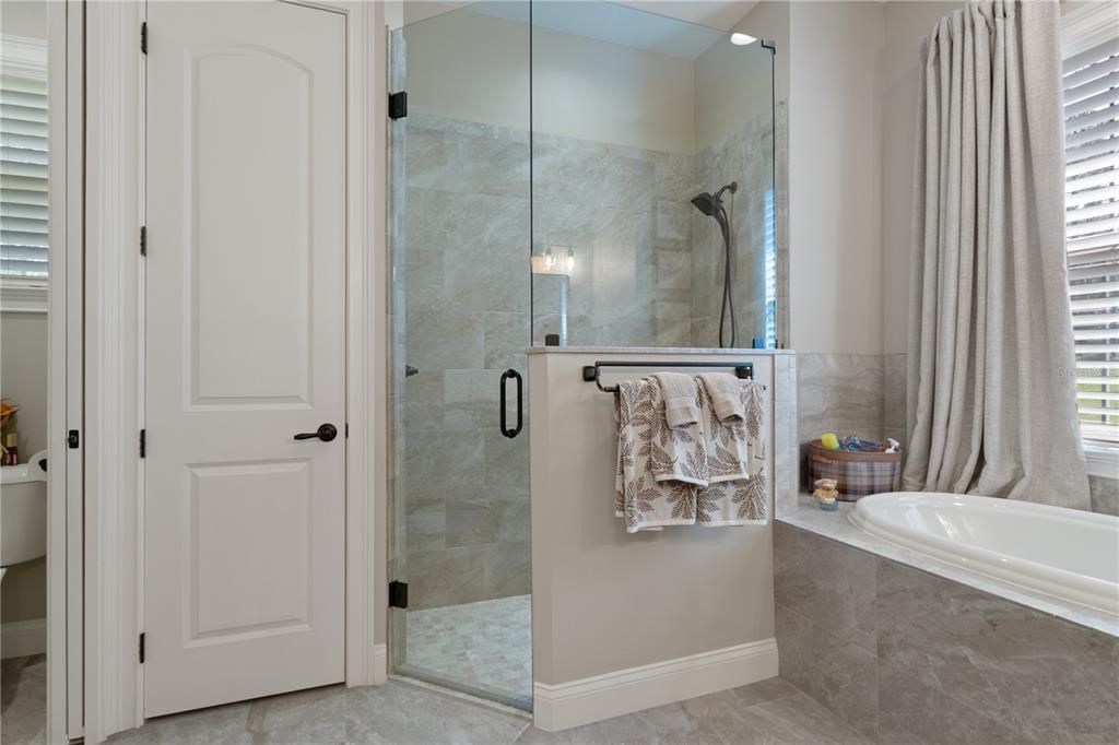 For Sale: $789,000 (3 beds, 2 baths, 2534 Square Feet)