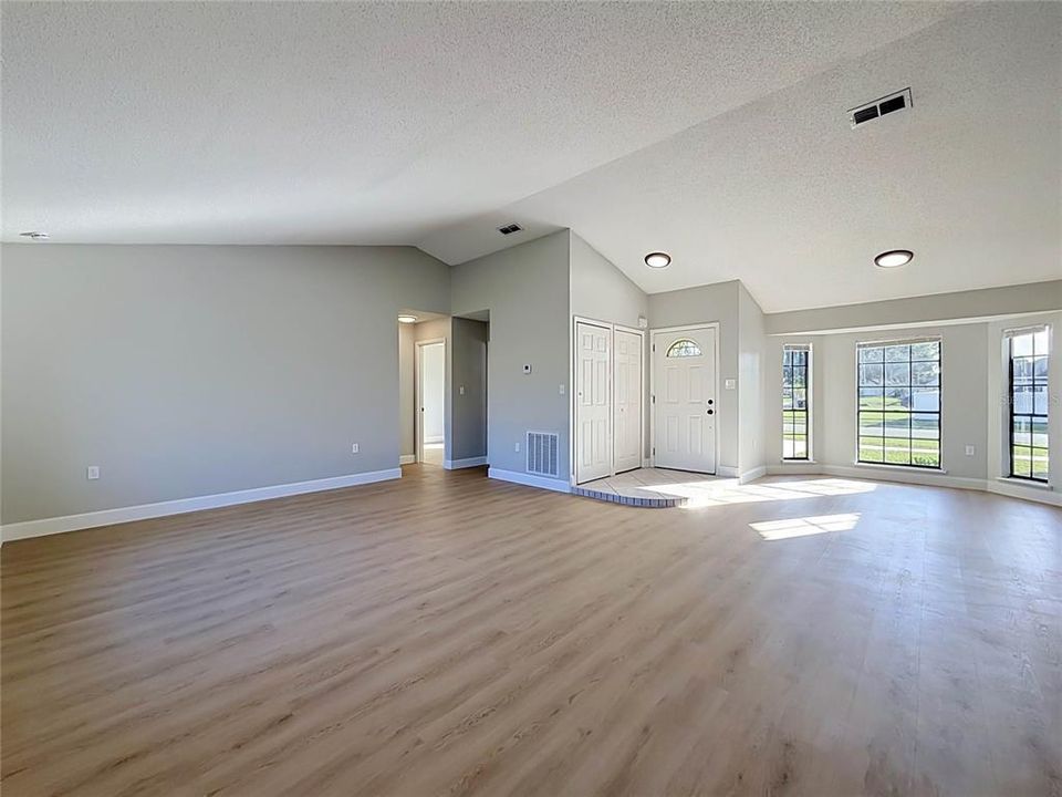 For Sale: $369,000 (3 beds, 2 baths, 1502 Square Feet)