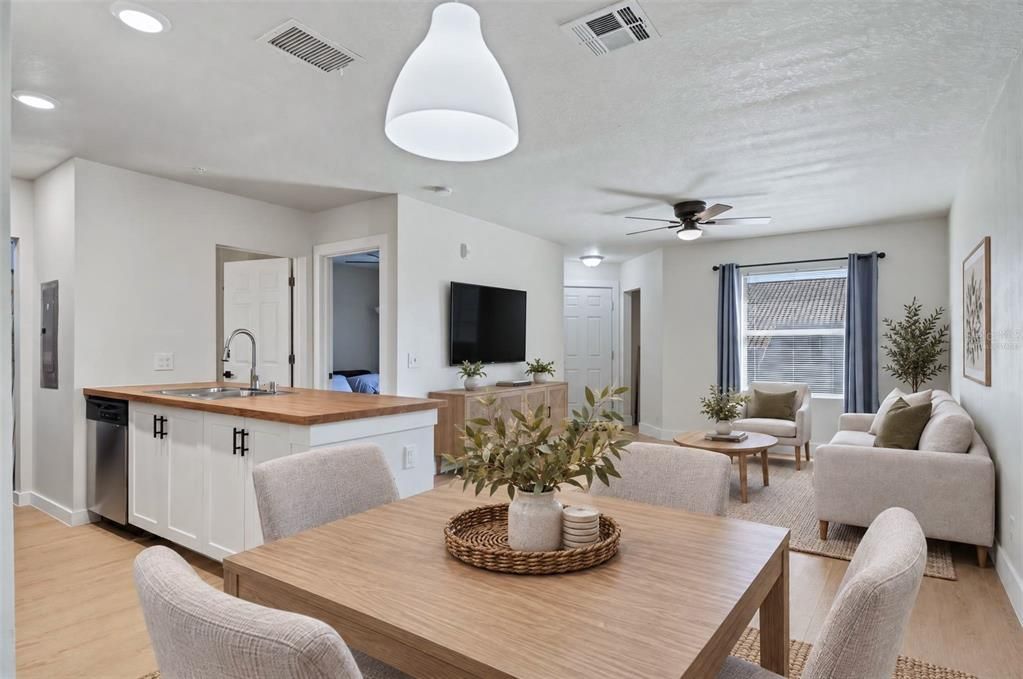 For Sale: $158,900 (1 beds, 1 baths, 661 Square Feet)