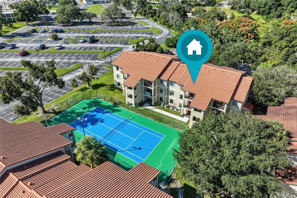 For Sale: $158,900 (1 beds, 1 baths, 661 Square Feet)