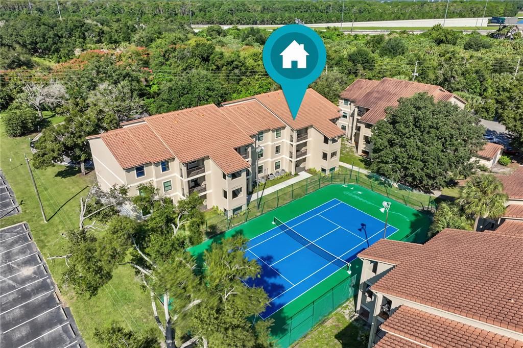 For Sale: $158,900 (1 beds, 1 baths, 661 Square Feet)