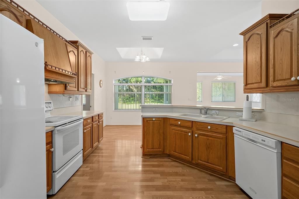 На продажу: $389,000 (3 спален, 2 ванн, 2581 Квадратных фут)